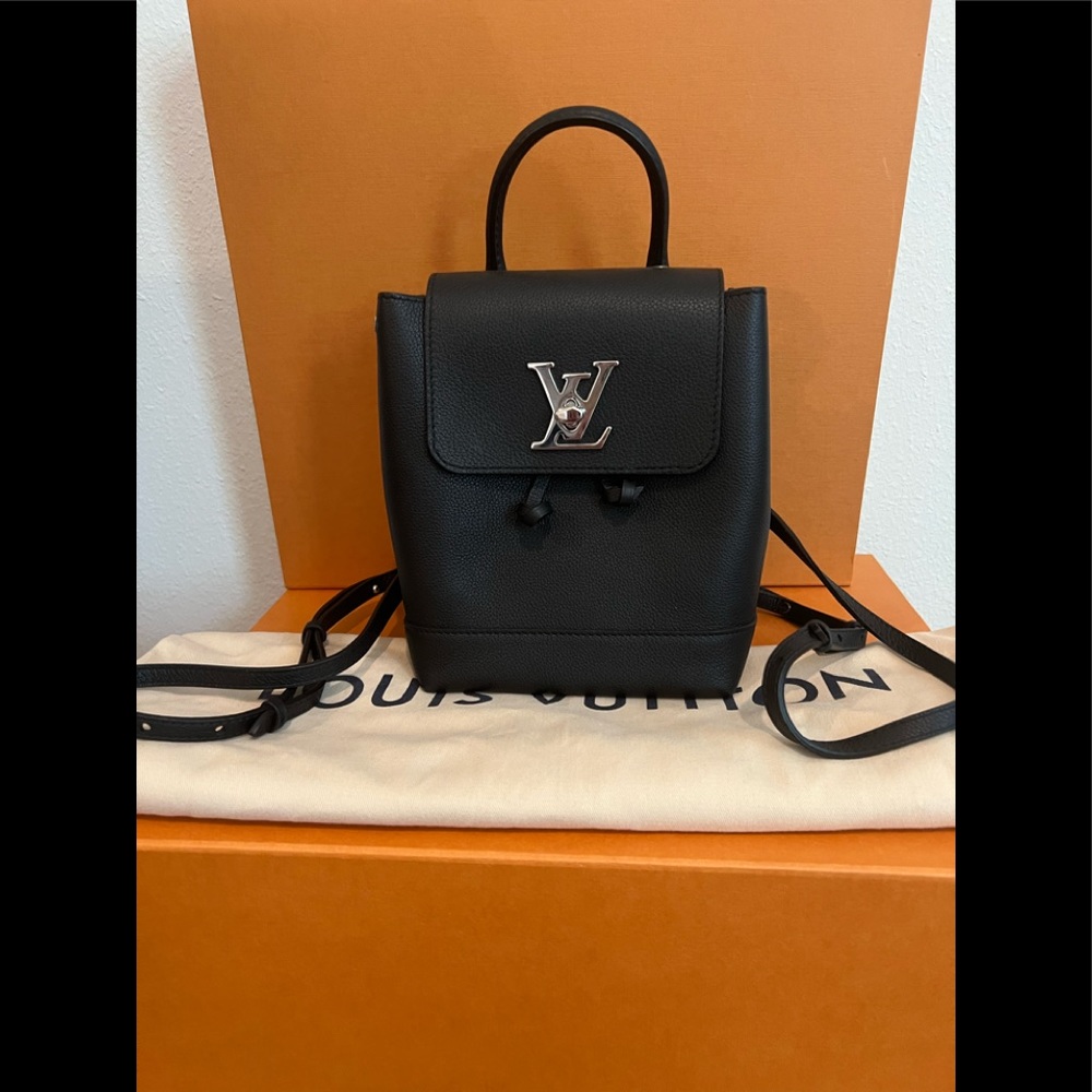 🤍🖤Louis Vuitton Lock Me Mini Backpack🖤🤍